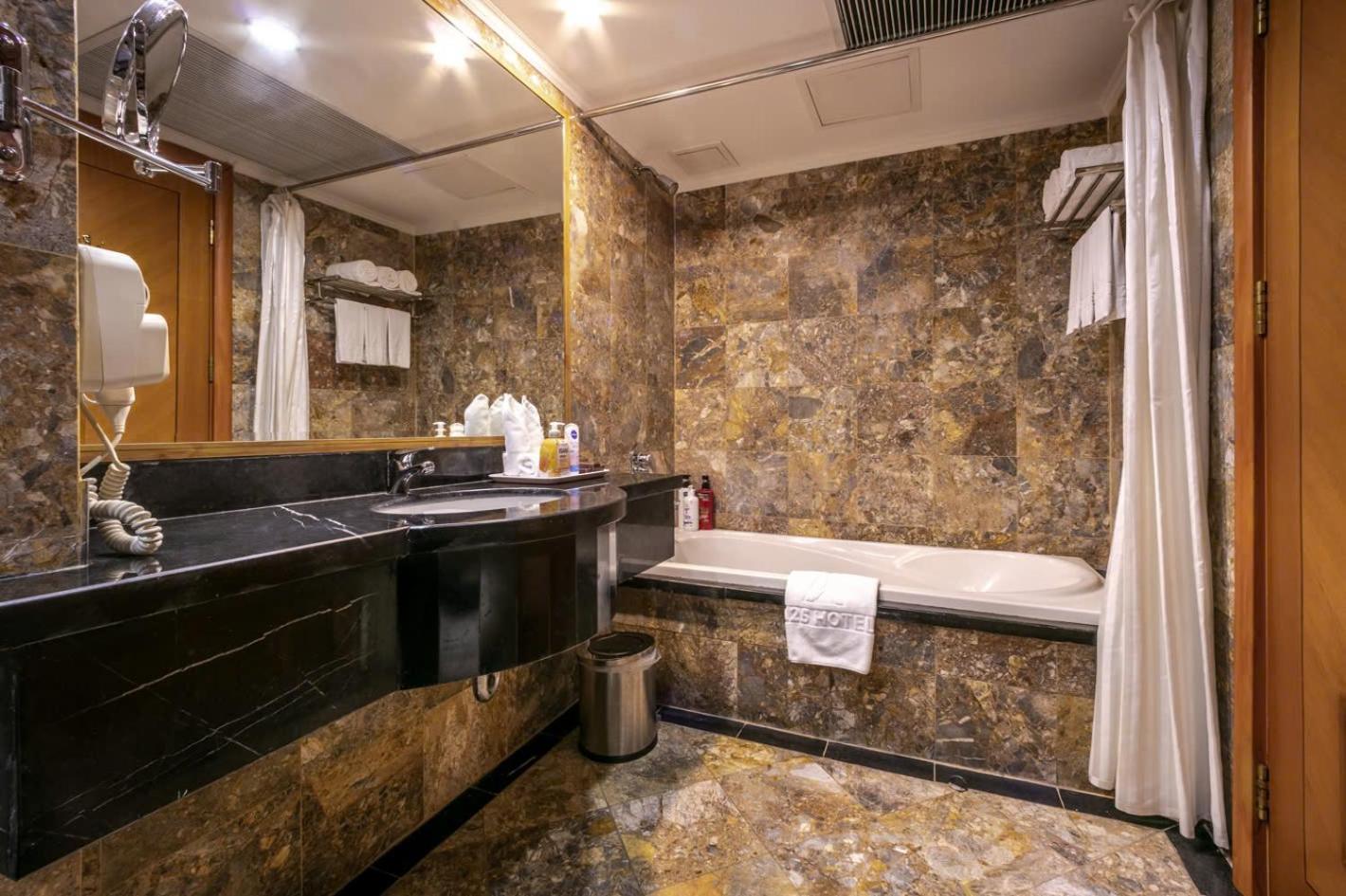 A25 Luxury Hotel Hanoi Exteriör bild